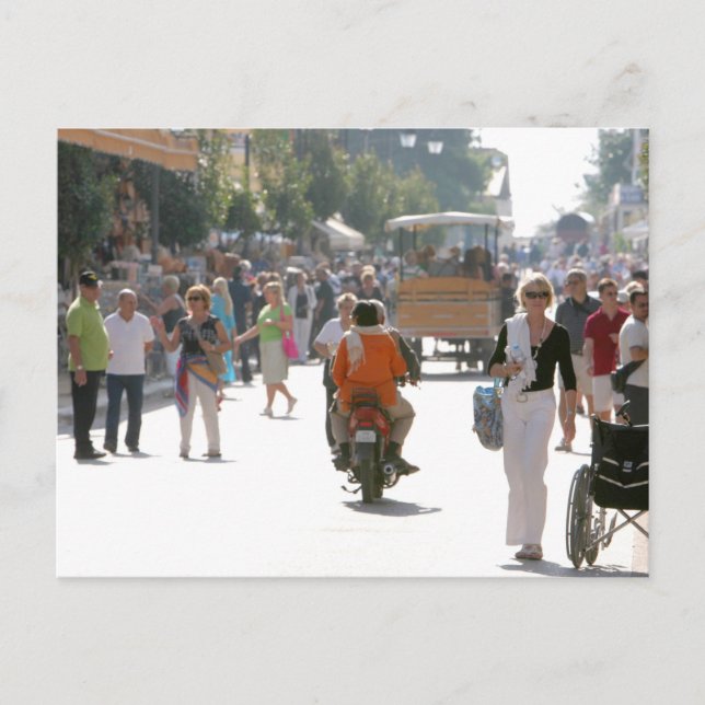 Carte Postale Rue très passante à Katakolon en Grèce (Devant)