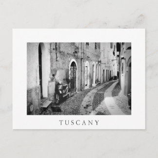 Carte Postale Scooter dans une rue en Italie en noir et blanc