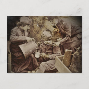 Carte Postale Servir le café du soldat blessé