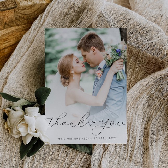 Carte Postale simple typographie coeur photo mariage merci (Créateur téléchargé)