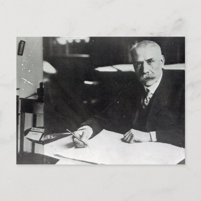 Carte Postale Sir Edward Elgar travaille sur une partition d'orc (Devant)