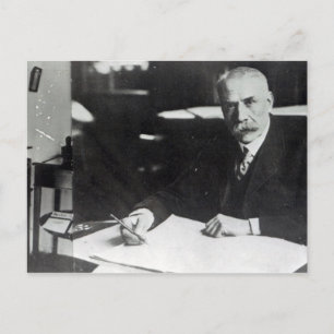 Carte Postale Sir Edward Elgar travaille sur une partition d'orc