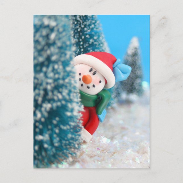 Carte Postale Snowman se cachant ou regardant derrière un arbre (Devant)