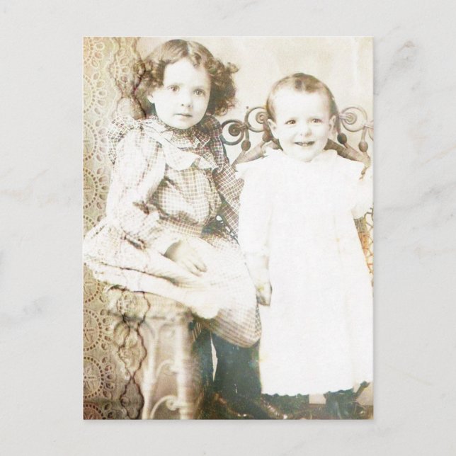 Carte Postale Soeurs et dentelle (Devant)