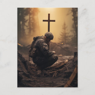 Carte Postale Soldat de Dieu tenant une croix en bois