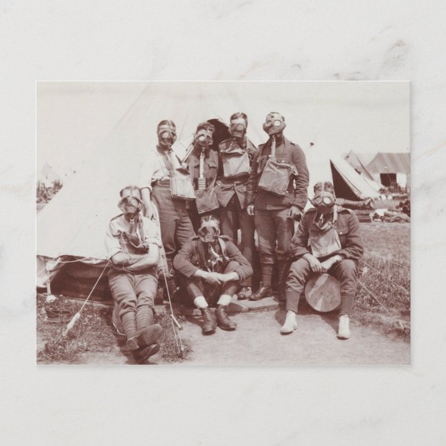 Carte Postale Soldats de la Première Guerre mondiale dans des ma (Devant)