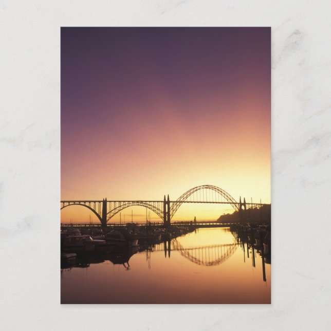 Carte Postale Soleil couché derrière le pont Newport, Oregon (Devant)