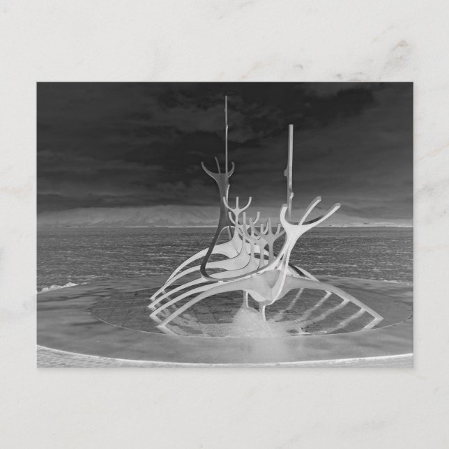 Carte Postale Soleil Voyager Sculpture, Islande, Reverse B/W (Devant)