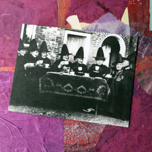 Carte Postale Sorcières galloises prenant le thé à la veillée de