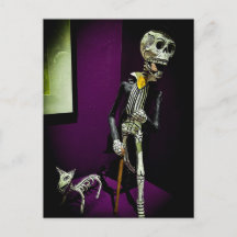 Squelette élégant de Día de los Muertos avec chien