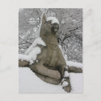 Carte Postale statue de chien dans la neige