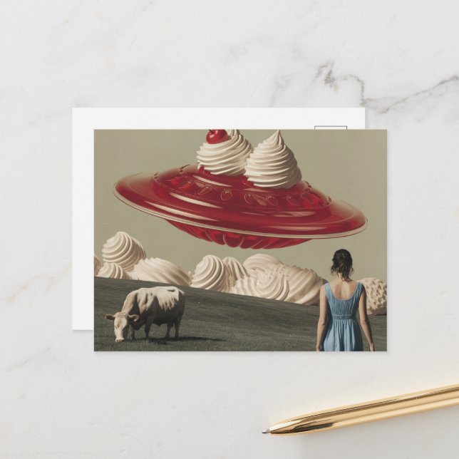 Carte Postale Sucré Treat UFO avec crème fouettée et cerise (Devant/Arrière en situation)