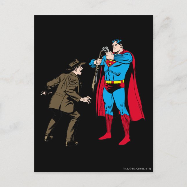 Carte Postale Superman plie une arme (Devant)