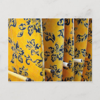 Carte Postale Surf Jaune en Racks