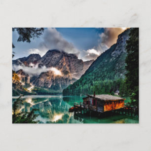 Carte postale surréaliste du lac italien