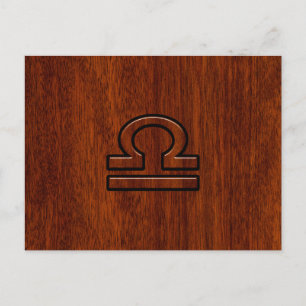 Carte Postale Symbole de la Libra Zodiac sur l'acajou