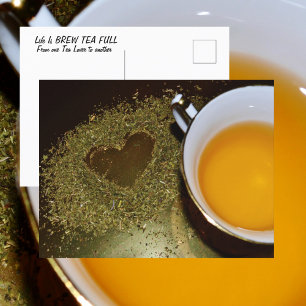Carte Postale Tasse à thé et feuilles de thé en forme de cœur P