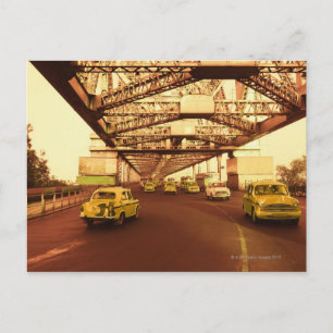 Carte Postale Taxi sur un pont