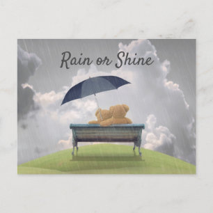 CARTE POSTALE TEDDY LOVE. NOUNOURS AMOUREUX HUG DANS LA PLUIE