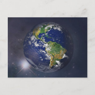 Carte Postale Terre de la planète se levant au-dessus du soleil