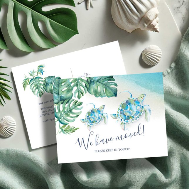 Carte Postale Tortue de mer tropicale Faire-part de mouvement bo (We have moved postcards watercolor sea turtle and monstera palm leaf art by Victoria Grigaliunas)