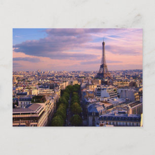 Carte Postale Tour Eiffel et nuages violets