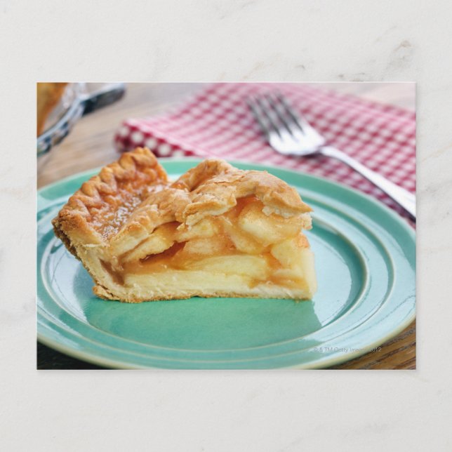 Carte Postale Tranche de tarte aux pommes cuite au four fraîche (Devant)