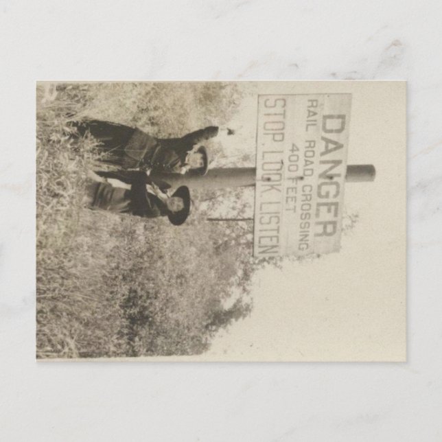 Carte postale Traversant le chemin de fer (Devant)