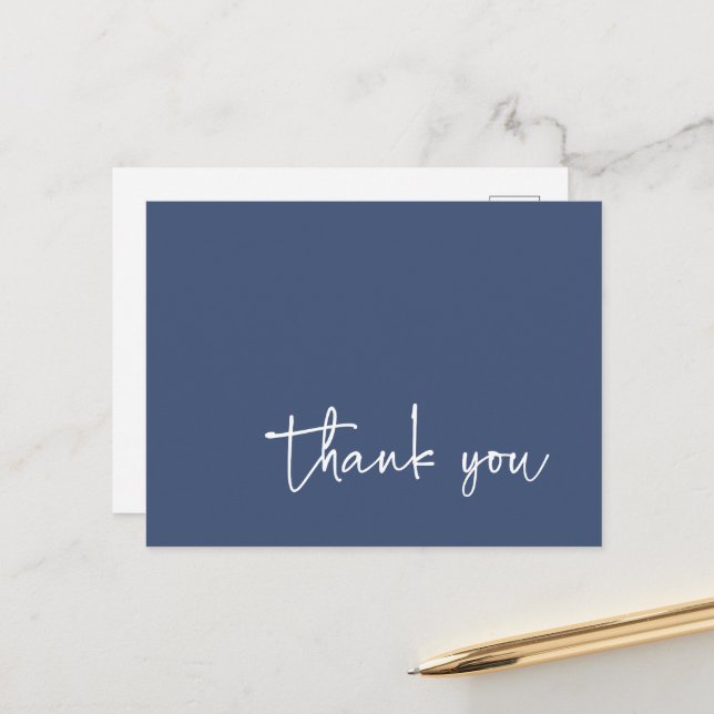 Carte Postale Typographie de script décontracté bleu denim foncé (Devant/Arrière en situation)