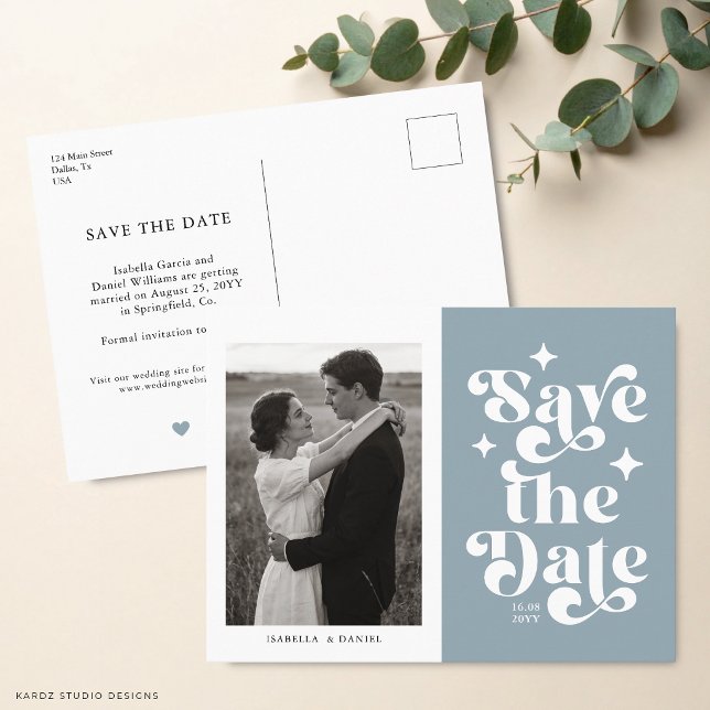 Carte Postale Typographie Rétro Bleue Mariage Enregistrer La Dat (The front and back of the postcard are shown.)