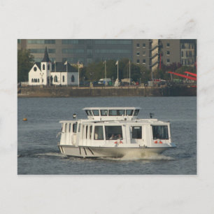 Carte Postale Un bateau-bus à Cardiff Bay