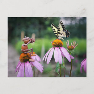 Carte Postale Un elfe de cacre prend une photo d'un papillon