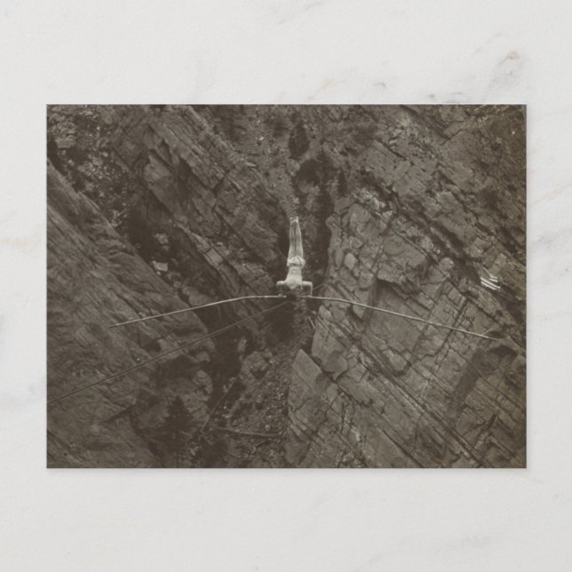 Carte Postale Un exploit spectaculaire de Ivy Baldwin (Devant)