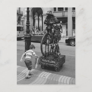 Carte Postale Un garçon à Barcelone