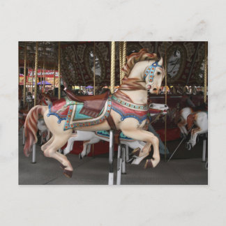Carte Postale Un majestueux cheval de carrousel.