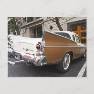 Carte Postale Un Studebaker Silver Hawk Classic Car garé sur un