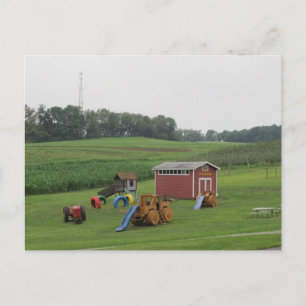 Carte Postale Un terrain de jeu agricole