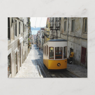 Carte Postale Un tramway à Lisbonne