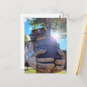 Carte Postale Un troll géant soutient un arbre