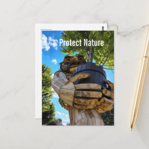 Carte Postale Un troll soutient un arbre pour protéger la nature