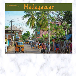 Carte Postale Un village à Madagascar