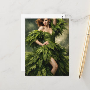 Carte Postale Une belle femme en robe de feuille de fougère