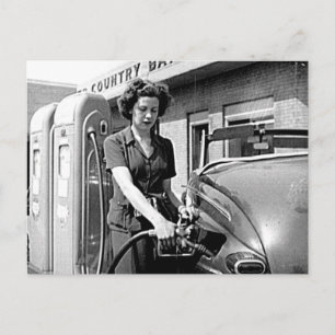 Carte Postale Une femme pompage gaz Vintage Louisville Kentucky