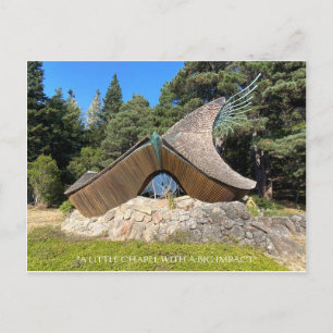 CARTE POSTALE UNE PETITE CHAPELLE AVEC UN GRAND IMPACT