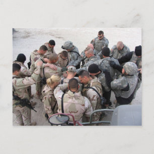 Carte Postale US Soldiers Praying