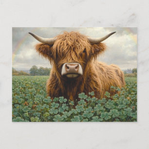 Carte Postale Vache de Highland dans un champ de trèfle