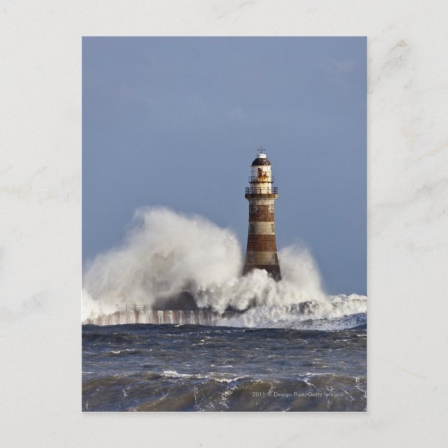 Carte Postale Vagues s'écrasant contre le phare de Roker (Devant)