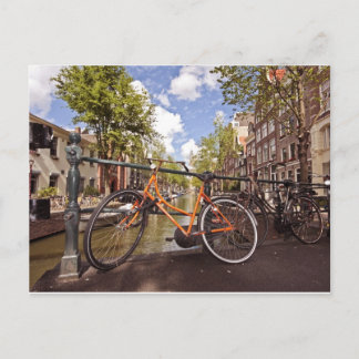 Carte Postale Vélo orange à Amsterdam Pays-Bas