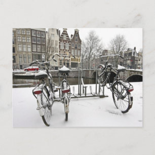 Carte Postale Vélos à Amsterdam neigeux dans Pays-Bas