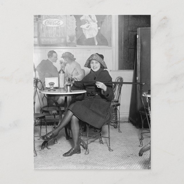 Carte Postale Vering a Drink from a Hidden Flask, 1922 (Devant)